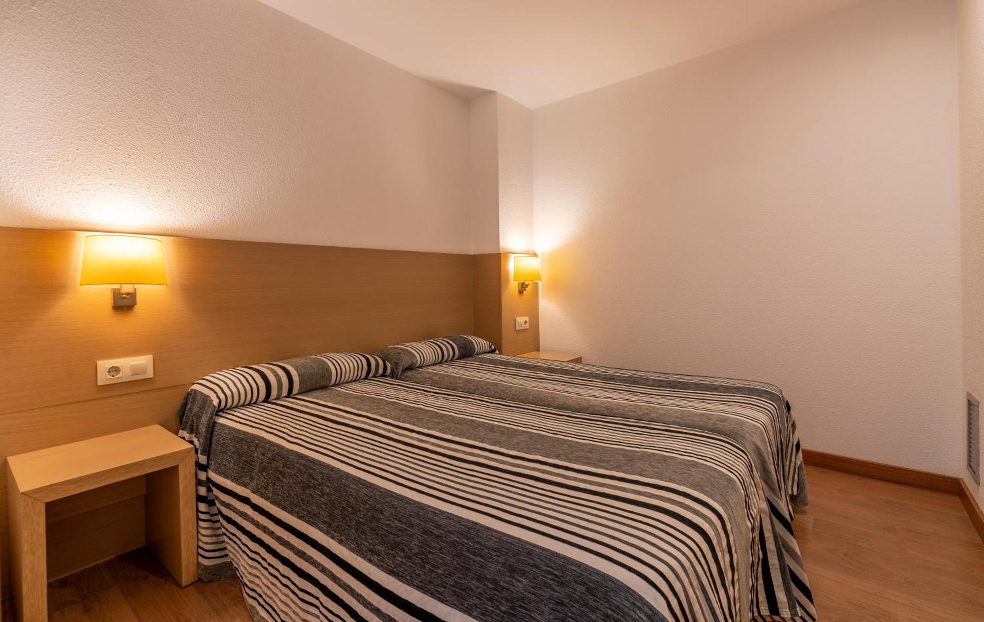 Almirall Apartaments Лорет де Мар Екстериор снимка