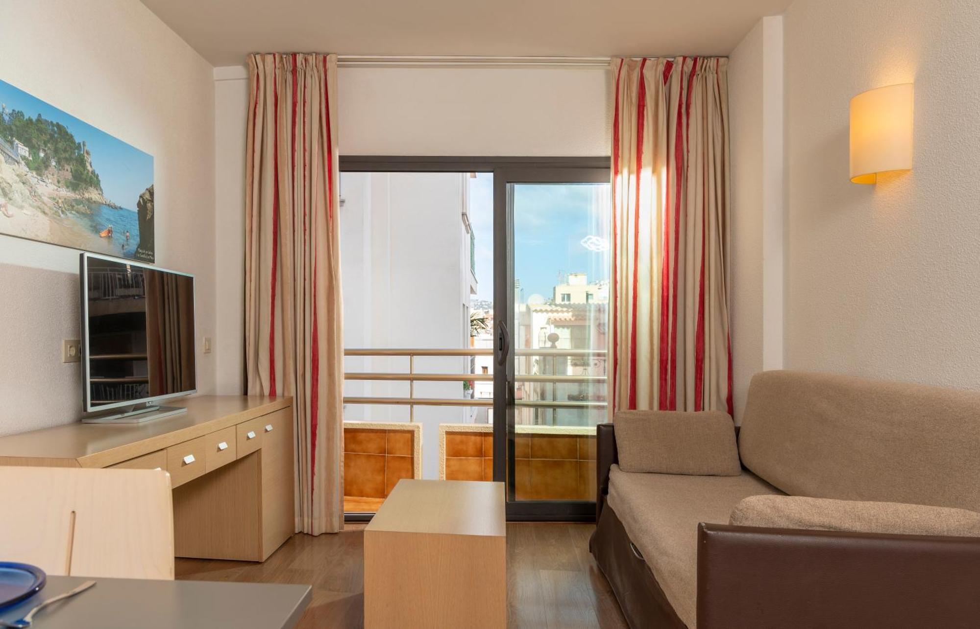 Almirall Apartaments Лорет де Мар Екстериор снимка